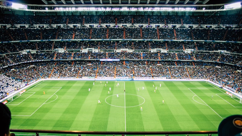 足球比赛精彩进球瞬间的慢动作回放